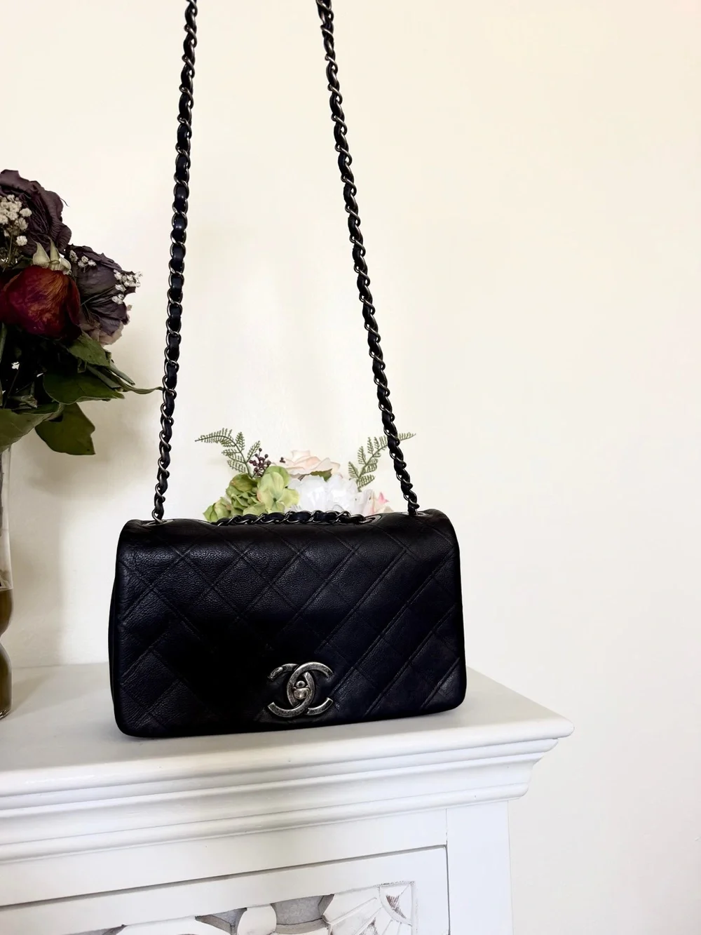 Authentic two tone lambskin Chanel bag - Picture 14 of 14